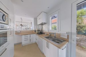 CAP FERRET PENINSULA – CLAOUEY – Charming Front-Line Villa with 5 Suites (150 sqm)
