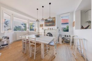 CAP FERRET PENINSULA – CLAOUEY – Charming Front-Line Villa with 5 Suites (150 sqm)