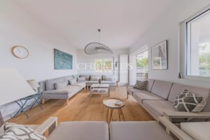 CAP FERRET PENINSULA – CLAOUEY – Charming Front-Line Villa with 5 Suites (150 sqm)