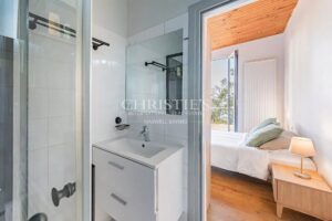 CAP FERRET PENINSULA – CLAOUEY – Charming Front-Line Villa with 5 Suites (150 sqm)