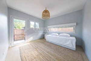 CAP FERRET PENINSULA – CLAOUEY – Charming Front-Line Villa with 5 Suites (150 sqm)