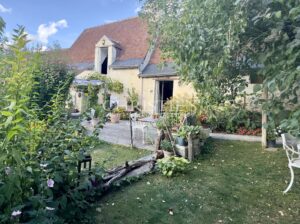 Charming Loire valley cottage in riverside hamlet