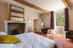 Four-bedroom country home with pool, lake and 1.77 hectares of mature gardens