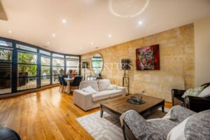 APPARTEMENT D’EXCEPTION AVEC TERRASSE & PARKING – JARDIN PUBLIC