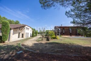 Incredible BARN Conversion & Woodland Cottage with Swimming Pools