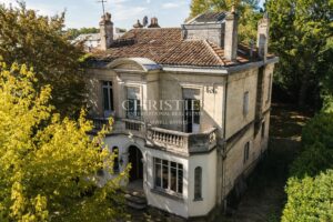 Le Bouscat – Parc Bordelais – Character Family Home with Expansive Garden
