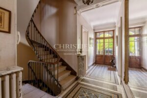 Le Bouscat – Parc Bordelais – Character Family Home with Expansive Garden