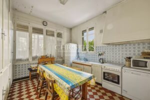 Le Bouscat – Parc Bordelais – Character Family Home with Expansive Garden