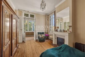 Le Bouscat – Parc Bordelais – Character Family Home with Expansive Garden