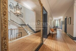 A Country Estate with Ancillary Residences nestled near Historic Medieval Villages