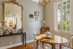 Pessac Centre – Elegant Historic Chartreuse – Garden – Swimming Pool – Independent Outbuilding