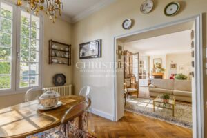 Pessac Centre – Elegant Historic Chartreuse – Garden – Swimming Pool – Independent Outbuilding