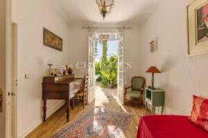 Pessac Centre – Elegant Historic Chartreuse – Garden – Swimming Pool – Independent Outbuilding