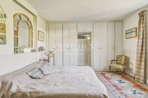 Pessac Centre – Elegant Historic Chartreuse – Garden – Swimming Pool – Independent Outbuilding