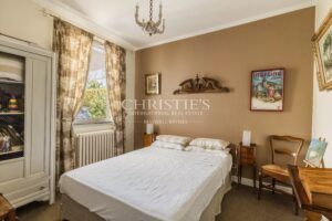 Pessac Centre – Elegant Historic Chartreuse – Garden – Swimming Pool – Independent Outbuilding