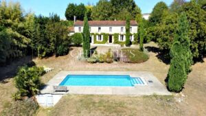 Maison girondine en pierre – 158 m² – Parc de 1,35 hectare avec vue dominante