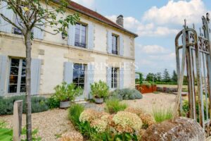 Une demeure de caractère où patrimoine et confort contemporain se rencontrent
