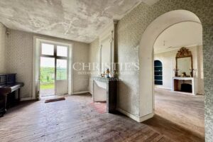 Maison de Maître for Renovation with 3 Barns and 1.2 Hectares in Charente