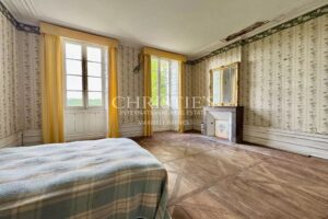 Maison de Maître for Renovation with 3 Barns and 1.2 Hectares in Charente