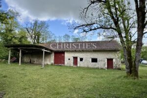 Maison de Maître for Renovation with 3 Barns and 1.2 Hectares in Charente