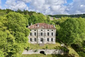Maison de Maître for Renovation with 3 Barns and 1.2 Hectares in Charente