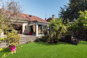 Air-conditioned 4-bedroom house