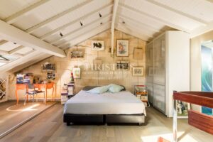 Air-conditioned 4-bedroom house