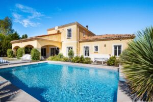 Just Outside Bordeaux – Stunning Architect-Designed Residence – Peaceful Setting – Landscaped Garden – Swimming Pool – Garages
