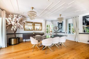 Just Outside Bordeaux – Stunning Architect-Designed Residence – Peaceful Setting – Landscaped Garden – Swimming Pool – Garages