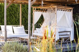 Just Outside Bordeaux – Stunning Architect-Designed Residence – Peaceful Setting – Landscaped Garden – Swimming Pool – Garages