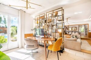 Just Outside Bordeaux – Stunning Architect-Designed Residence – Peaceful Setting – Landscaped Garden – Swimming Pool – Garages