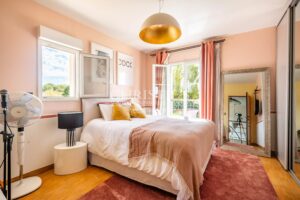 Just Outside Bordeaux – Stunning Architect-Designed Residence – Peaceful Setting – Landscaped Garden – Swimming Pool – Garages