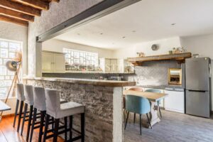 Family house with 6 bedrooms