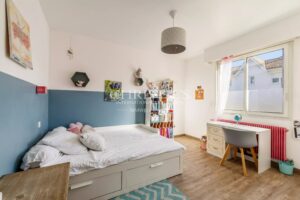Family house with 6 bedrooms