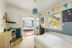 Family house with 6 bedrooms