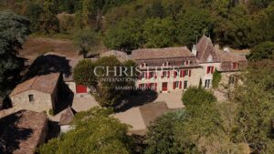 Un château, ses terres et son histoire au cœur du Périgord Pourpre