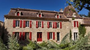 Un château, ses terres et son histoire au cœur du Périgord Pourpre