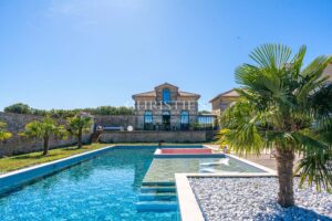 An Exceptional 396 m² Residence, Just Minutes from Surgères