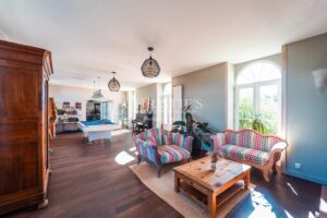 An Exceptional 396 m² Residence, Just Minutes from Surgères