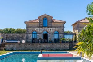 An Exceptional 396 m² Residence, Just Minutes from Surgères