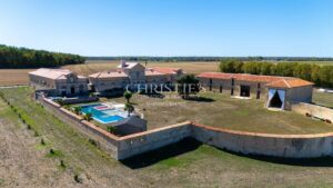 An Exceptional 396 m² Residence, Just Minutes from Surgères