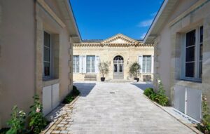 Bordeaux Caudéran Primrose – Historic Chartreuse – Garden – Garages – Independent Outbuildings