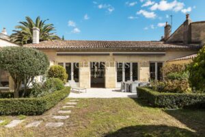 Bordeaux Caudéran Primrose – Historic Chartreuse – Garden – Garages – Independent Outbuildings