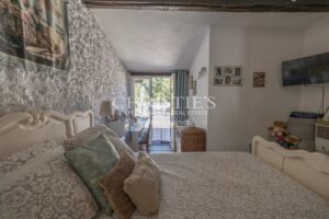 The Woodland Valley Stone Farmhouse with Heated Swimming Pool