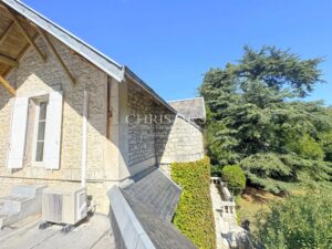 A unique estate in Saintes – 2 independent homes, swimming pool and wooded parkland