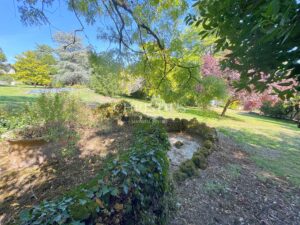 A unique estate in Saintes – 2 independent homes, swimming pool and wooded parkland