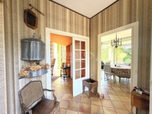 A unique estate in Saintes – 2 independent homes, swimming pool and wooded parkland