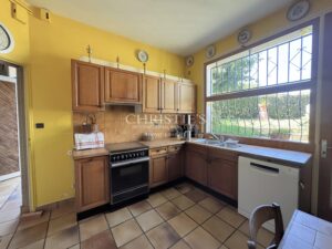 A unique estate in Saintes – 2 independent homes, swimming pool and wooded parkland