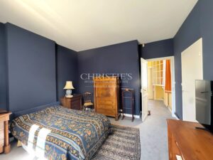 A unique estate in Saintes – 2 independent homes, swimming pool and wooded parkland