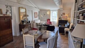 Rare elegance and intimacy, 3-bedroom apartment in the heart of La Rochelle
